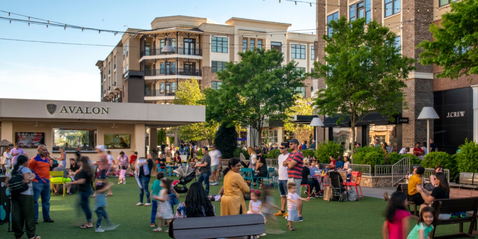 Avalon outdoor lawn and shops in Alpharetta